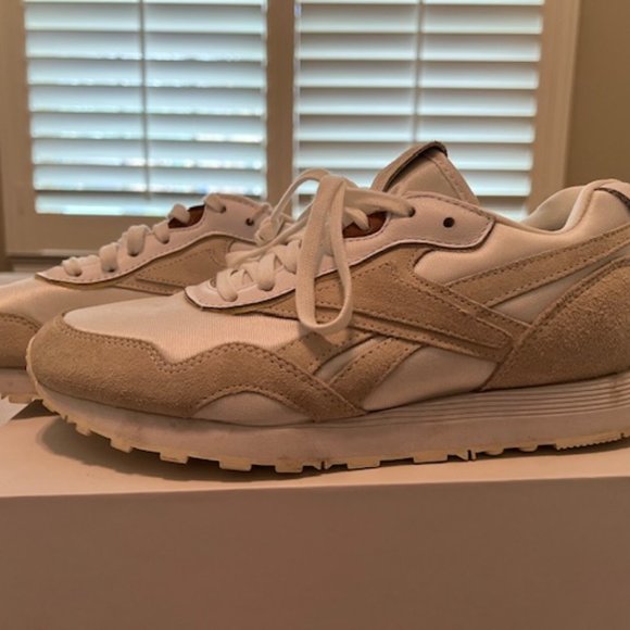 VB Reebok Trainers - Cream/Natural - 7.5 womens - Picture 1 of 5